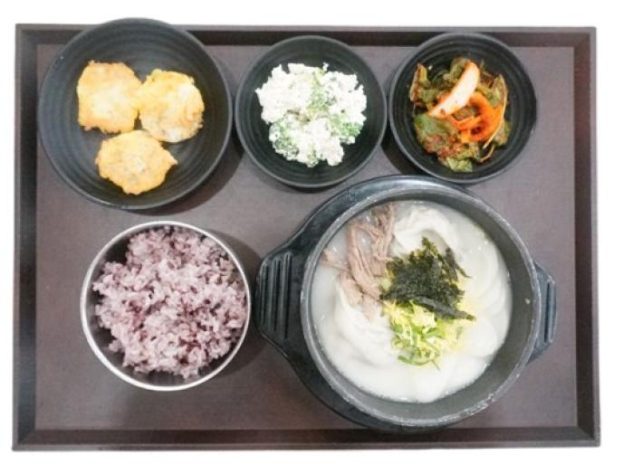 왕만두양지떡국