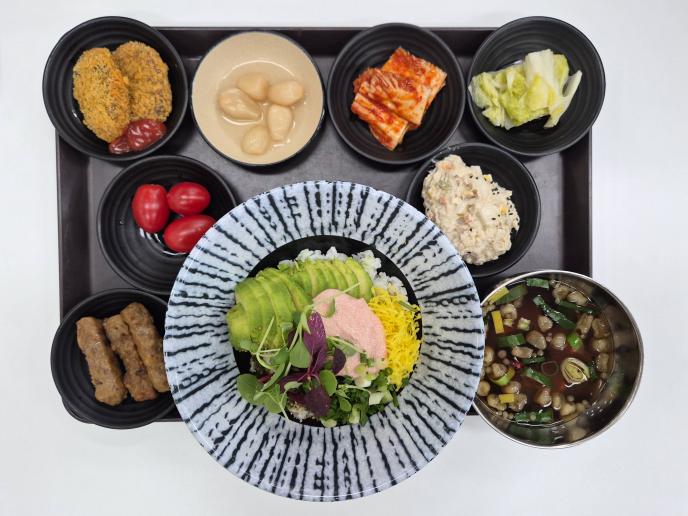 명란아보카도비빔밥