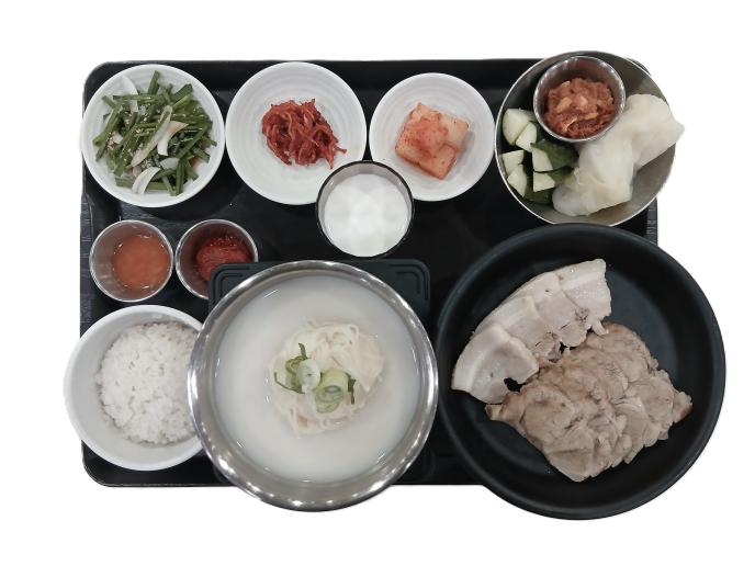 부산식수육백반