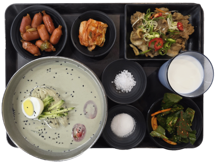 검은콩국수(Noodles in Cold Black Bean Broth)