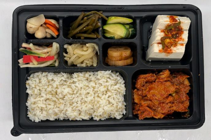 8첩반상도시락(돼지고기김치볶음)[세트]
